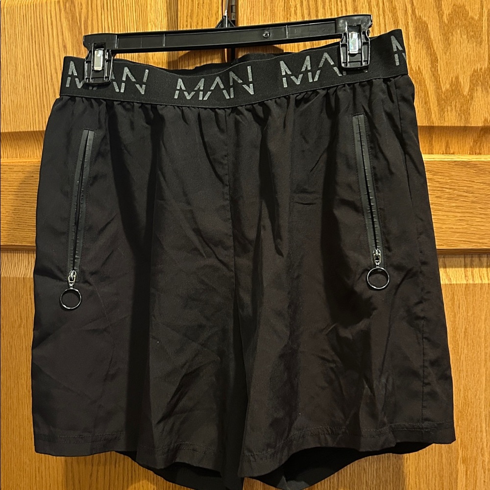 Boohoo Man Black Athletic Shorts with Logo no lining